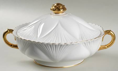 Regency Round Covered Vegetable