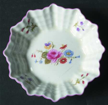 Rose & Red Daisy (Fluted) Round Sweet Meat Dish