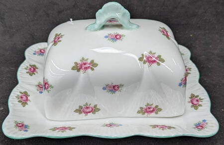 Rosebud (Dainty Shape) Square Covered Butter