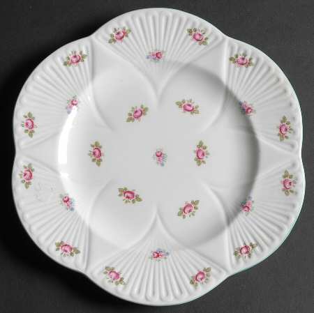 Rosebud (Dainty Shape) Luncheon Plate