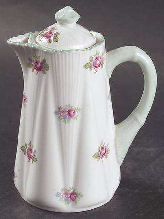 Rosebud (Dainty Shape) Small Hot Water Jug & Lid