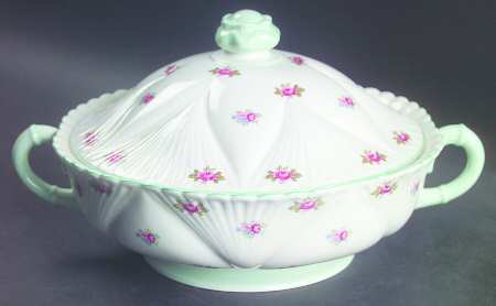 Rosebud (Fluted) Round Covered Vegetable