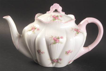 Bridal Rose (Dainty Shape) Small Teapot & Lid