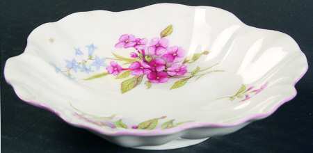 Stocks Pink (Oleander Shape) Nut Dish