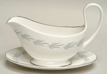 Sylvan Gravy Boat & Underplate