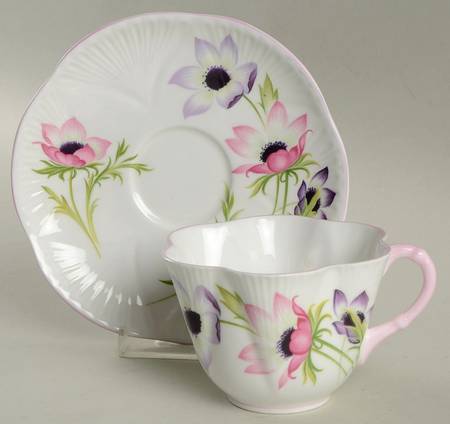 Wind Flowers Flat Cup & Saucer Set