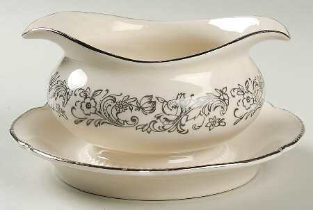 Anastasia Gravy Boat with Attached Underplate