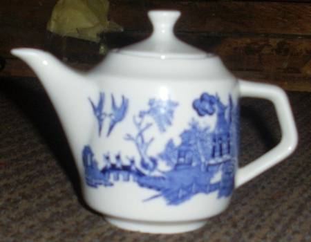 Blue Willow Blue Individual Teapot & Lid