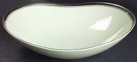Royal Baroness (Platinum Trim) 11" Oval Vegetable Bowl