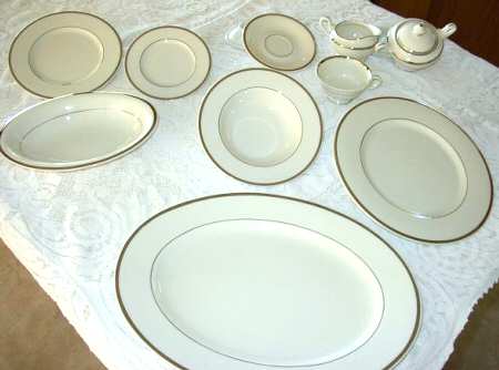 SHO17 Dinner Plate