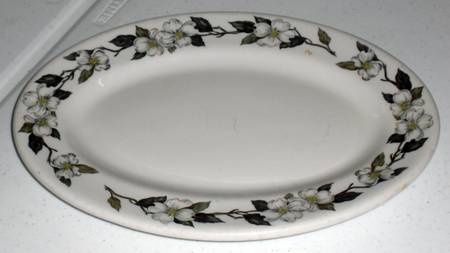 Northern Dogwood White 10" Oval Serving Platter
