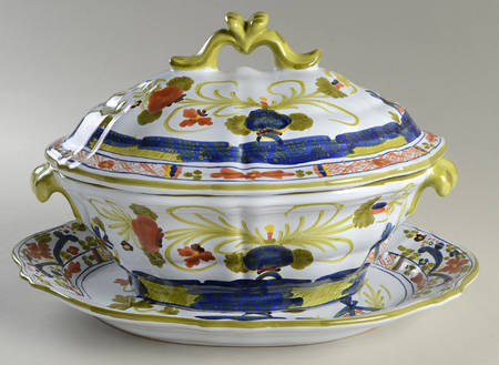 Carnation Oval Trueen & Lid with Underplate