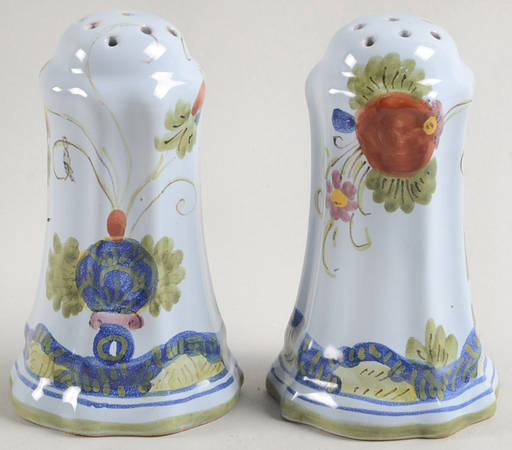 Carnation Salt & Pepper Set