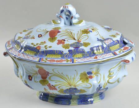 Carnation Oval Tureen & Lid