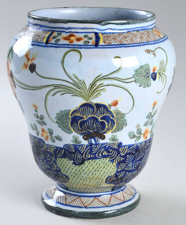 Carnation 8" Vase