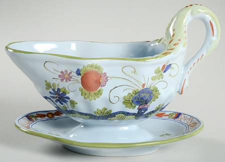Carnation Gravy Boat with Attached Underplate