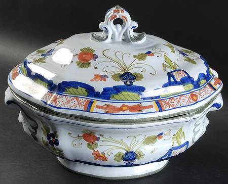 Carnation Oval Tureen & Lid