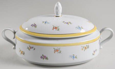 Grand Duchess 2 Quart Oval Covered Casserole