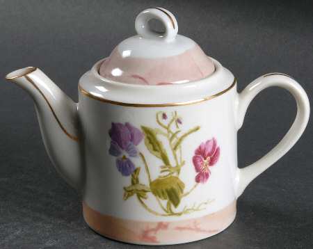Irish Garden Creamer & Lid