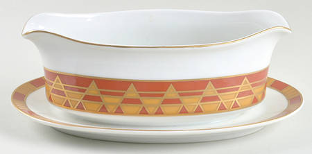 Lotus Gravy Boat with Attached Underplate