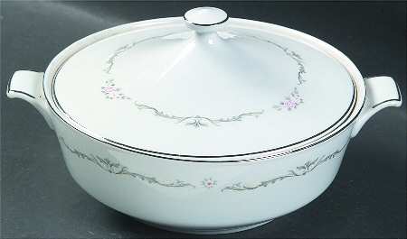 Petite Bouquet Round Covered Vegetable