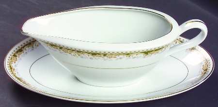 Queen Anne Gravy Boat & Underplate/Relish
