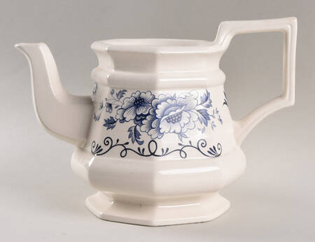 Clinton Inn Teapot No Lid