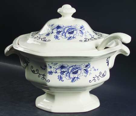 Clinton Inn Tureen & Lid w/Ladle