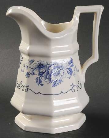 Clinton Inn Creamer