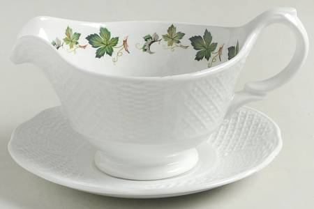 Concord Gravy Boat & Underplate