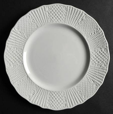 Marlborough (Embossed Wicker Lattice Rim) Luncheon Plate