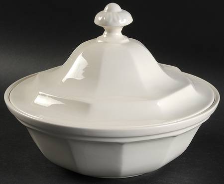 Museum White Round Covered Vegetable