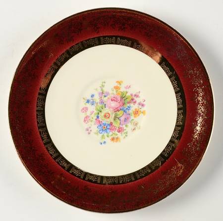 Aristocrat Maroon (Floral Center) Saucer
