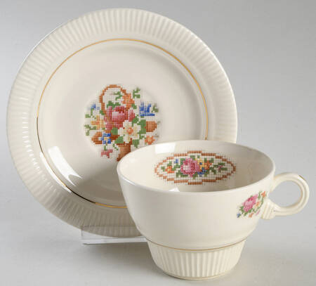 Basket Pp (Gold Inner Ring) Flat Cup & Saucer Set by Salem