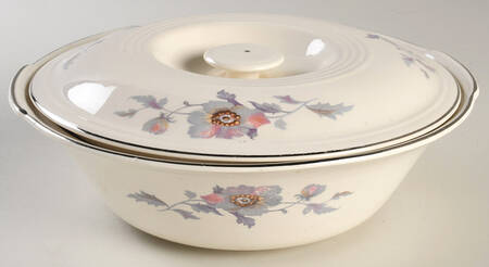 Bryn Mawr Round Covered Vegetable