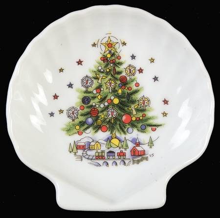 Christmas Eve (Porcelain) 4" Shell Shaped Dish