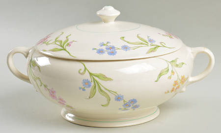 Claudia Round Covered Vegetable
