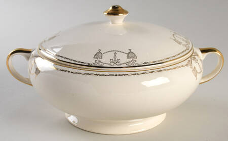 Commodore Round Covered Vegetable