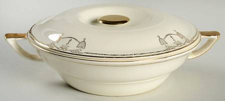Commodore Round Covered Vegetable