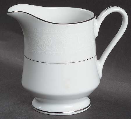 Lace Bouquet (Platinum Trim) Creamer