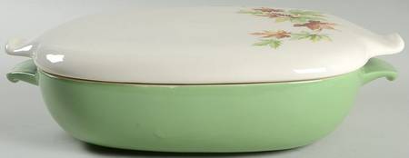 Maple Leaf 2 Quart Rectangular Covered Casserole