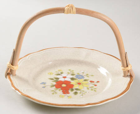 Meadow 5 3/8"-5 5/8" Bamboo Handled Serving Plate  HC