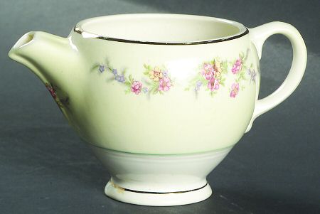 Monticello (Smooth Rim) Creamer