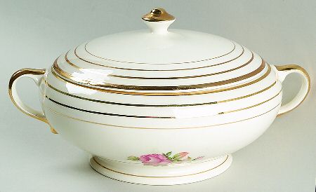 Mt Vernon Round Covered Vegetable