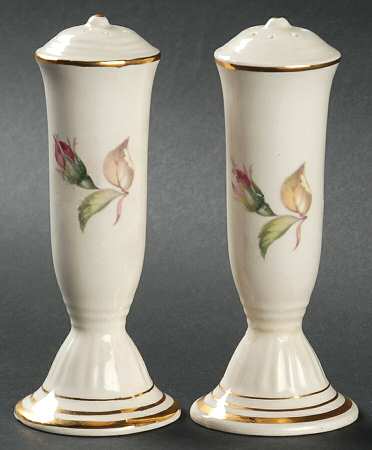 Mt Vernon Salt & Pepper Set