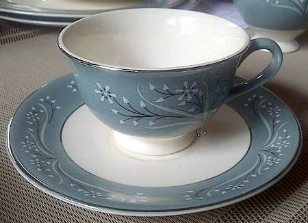 SLM88 Footed Cup & Saucer Set