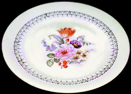 Rust Tulip (Victory) Dinner Plate