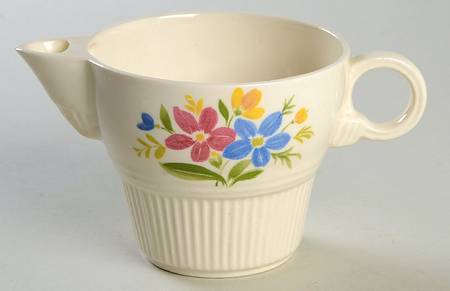 Sun Valley (China) Victory Shape Creamer