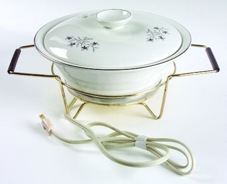 Whimsey (White Background) 1.50 Quart Round Covered Casserole w/Metal Stand