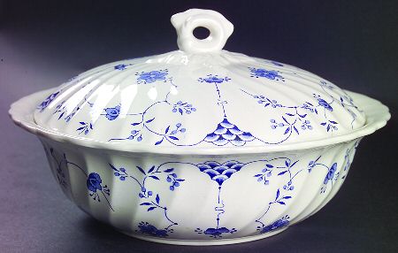 Yorktown 1 Qt Round Covered Casserole